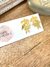 Load image into Gallery viewer, Small Hammered leaf studs