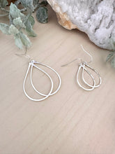 Load image into Gallery viewer, Raindrop Earrings