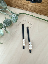 Load image into Gallery viewer, Black and gold pearl stick earrings