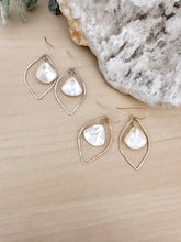 Load image into Gallery viewer, Mother of Pearl Petal Earrings