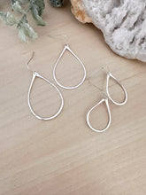 Load image into Gallery viewer, Raindrop Earrings