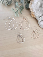 Load image into Gallery viewer, Raindrop Earrings