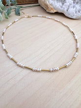 Load image into Gallery viewer, Pearl and gold necklace