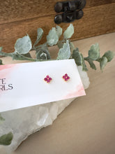 Load image into Gallery viewer, Dainty Zircon flower studs