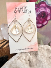 Load image into Gallery viewer, Mother of Pearl Petal Earrings