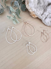 Load image into Gallery viewer, Raindrop Earrings