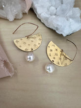 Load image into Gallery viewer, North Star earrings