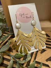 Load image into Gallery viewer, Brass leaf earrings with white coin pearl - 14k gold filled ear wires