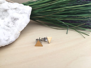 Triangle studs in brass with surgical steel posts